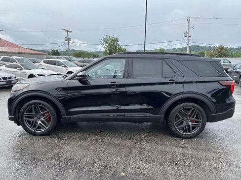 Certified 2025 Ford Explorer ST AWD/4WD image 3