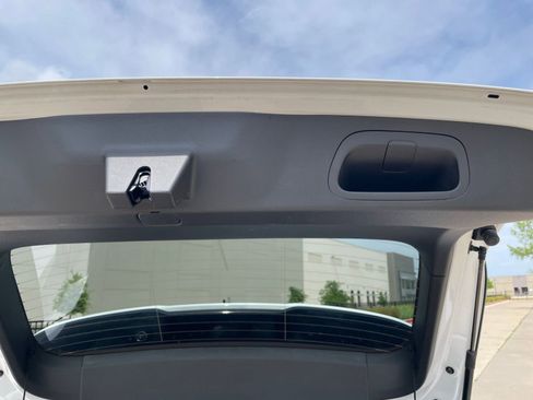 Used 2025 Chevrolet Trax LT w/ LT Convenience Package image 24