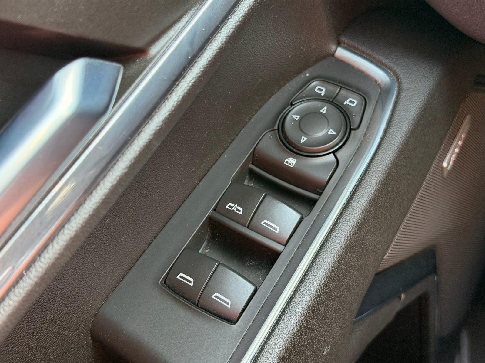 Used 2023 Chevrolet Silverado 1500 LT Trail Boss w/ LT Trail Boss Premium Package AWD/4WD image 18