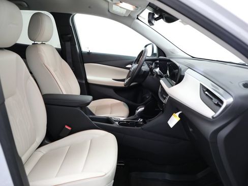 Certified 2024 Buick Encore GX Avenir w/ Avenir Convenience Package AWD/4WD image 9