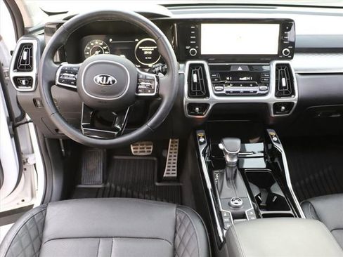 Used 2021 Kia Sorento SX image 17