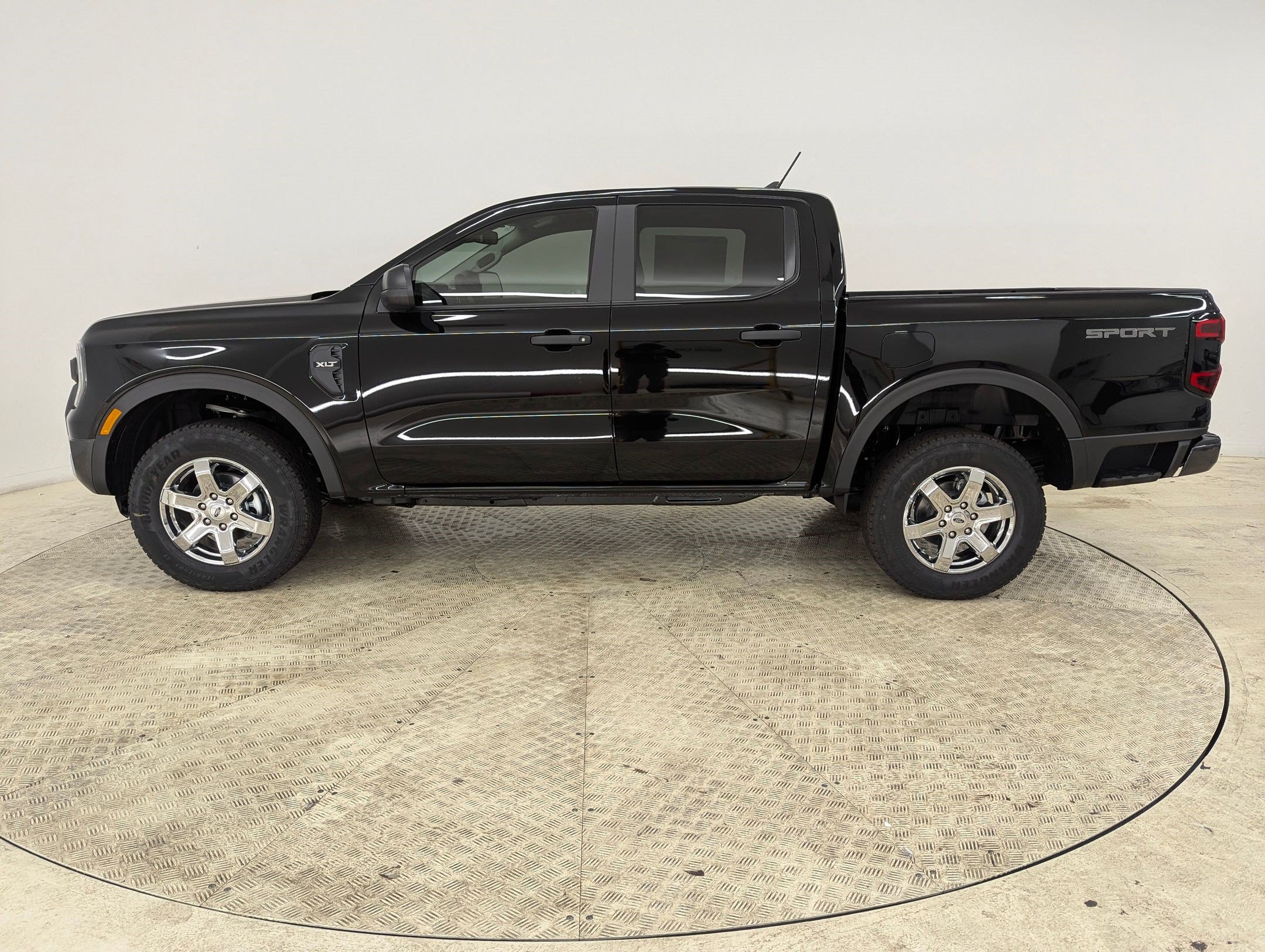 New 2026 Ford Ranger XLT w/ Equipment Group 301A High RWD image 2