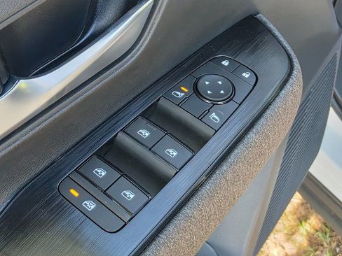 New 2026 Nissan Kicks SV w/ SV Premium Package image 16