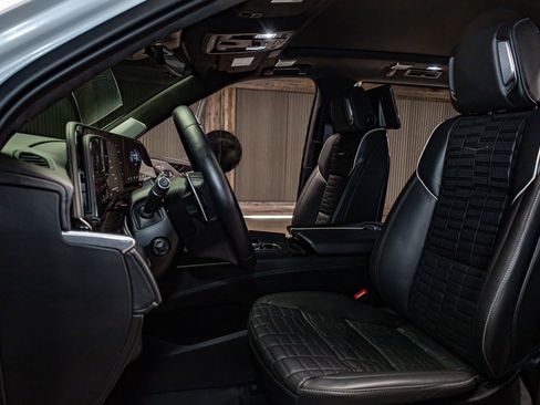 Used 2023 Cadillac Escalade V image 19