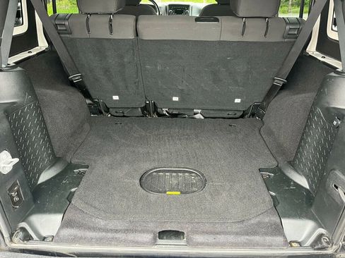 Used 2018 Jeep Wrangler Unlimited Sport S AWD/4WD image 34