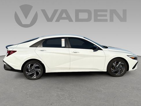 New 2025 Hyundai Elantra Sport image 6