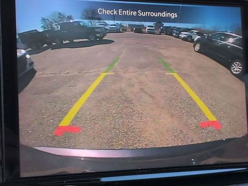 Used 2023 Chrysler Pacifica Touring-L FWD image 24