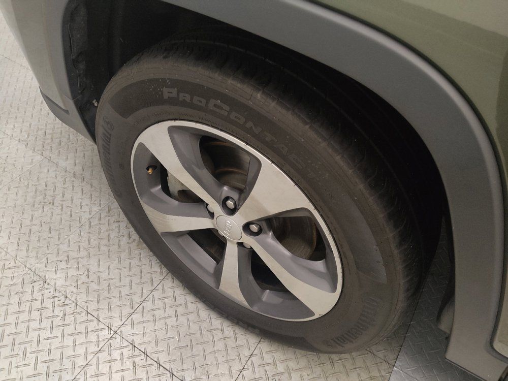 Used 2019 Jeep Cherokee Limited AWD/4WD image 31