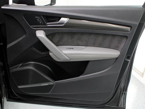 Used 2019 Audi SQ5 Premium Plus w/ Premium Plus Package image 49
