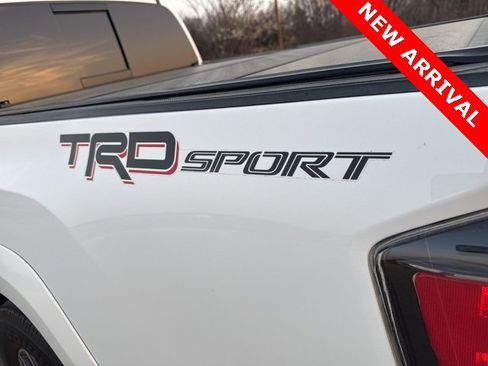Used 2022 Toyota Tacoma TRD Sport w/ TRD Premium Sport Package image 12