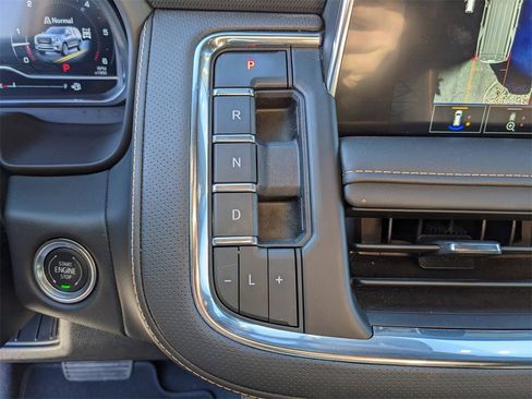 Used 2024 GMC Yukon AT4 w/ AT4 Premium Package image 24