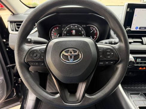 Used 2025 Toyota RAV4 XLE FWD image 13