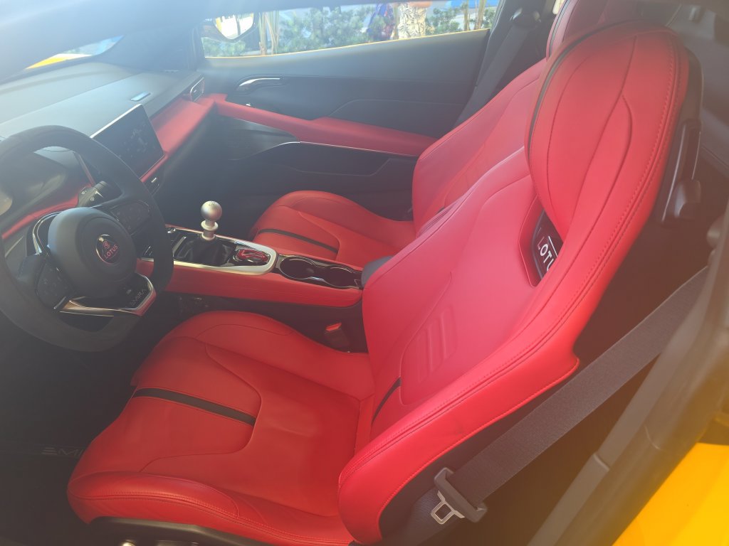 Used 2025 Lotus Emira RWD image 28