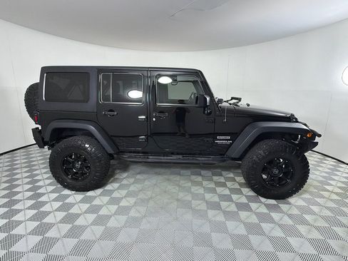 Used 2017 Jeep Wrangler Unlimited Sport w/ Quick Order Package 24S AWD/4WD image 4