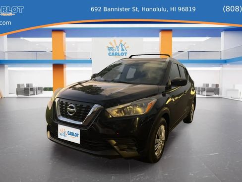 Used 2019 Nissan Kicks S w/ Exterior Package FWD image 2