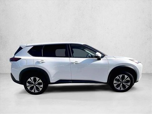 Used 2023 Nissan Rogue SV image 5