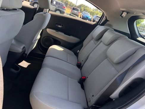 Used 2021 Honda HR-V LX image 18