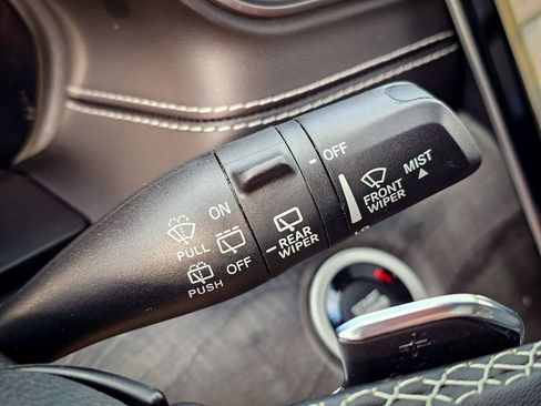 Certified 2022 Jeep Grand Cherokee L Limited image 21