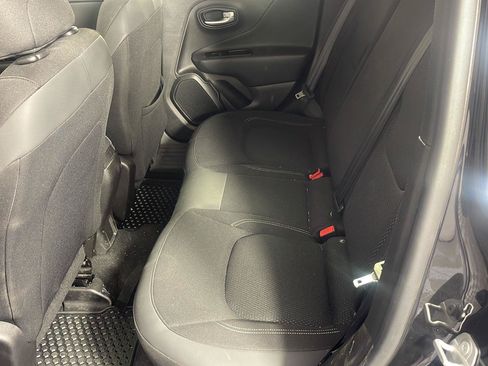 Used 2023 Jeep Renegade Latitude w/ Premium Group AWD/4WD image 17