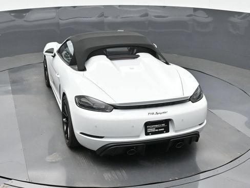Certified 2022 Porsche 718 Boxster Spyder RWD image 28