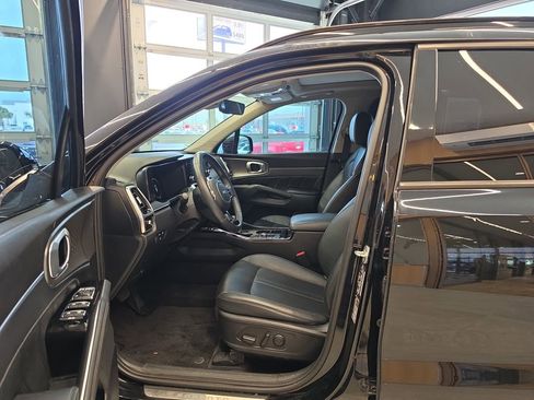 Used 2023 Kia Sorento SX FWD image 13