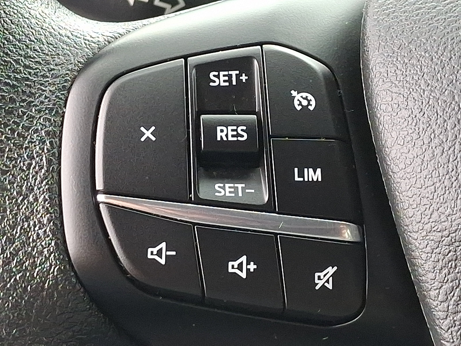 Used 2025 Ford Transit 350 XLT RWD image 19