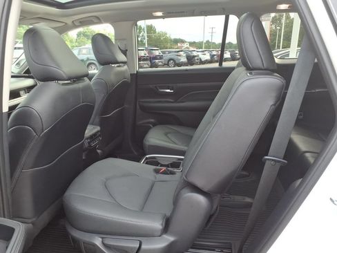 Used 2025 Toyota Grand Highlander AWD Hybrid image 6