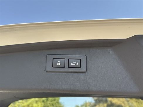 New 2025 Subaru Outback Premium image 17