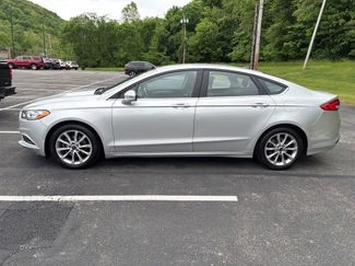 Used 2017 Ford Fusion SE w/ Fusion SE Technology Package FWD video 2