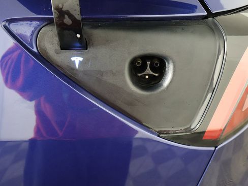 Used 2022 Tesla Model Y Long Range image 51