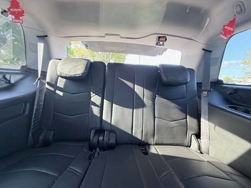 Used 2015 Cadillac Escalade Premium image 13