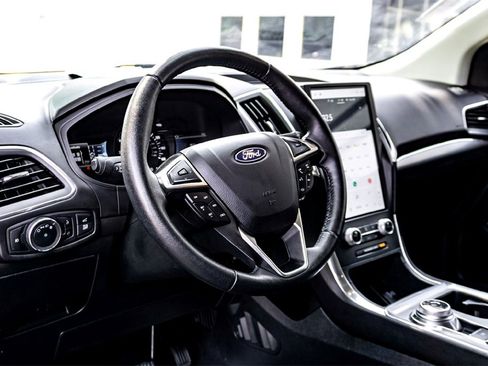Used 2024 Ford Edge Titanium image 15