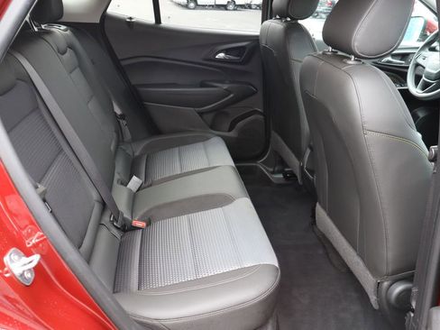 Used 2024 Chevrolet Trax LT image 19