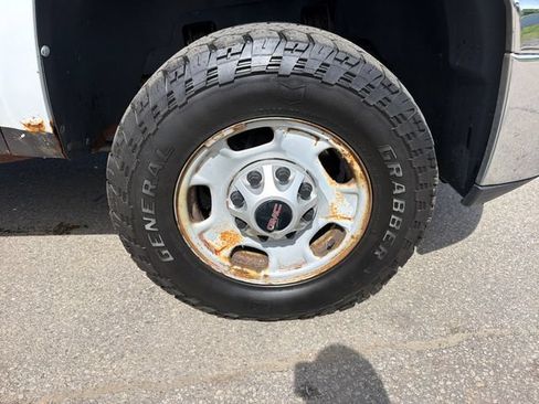 Used 2011 Chevrolet Silverado 2500 W/T w/ Snow Plow Prep Package AWD/4WD image 21