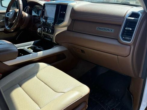 Used 2022 RAM 1500 Laramie AWD/4WD image 12