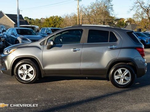Used 2020 Chevrolet Trax LT w/ Driver Confidence Package image 9