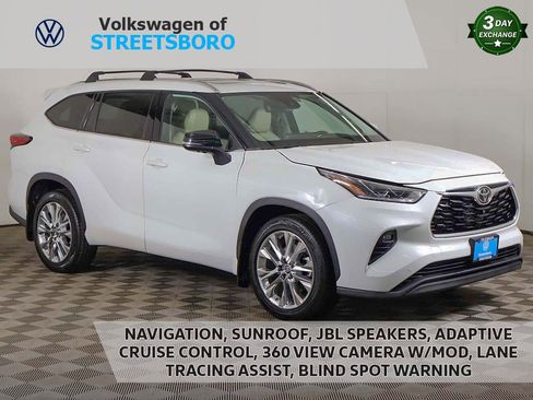 Used 2022 Toyota Highlander Limited image 1