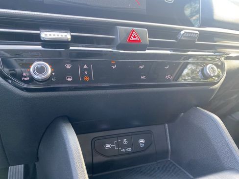 New 2026 Kia Sportage LX FWD image 19
