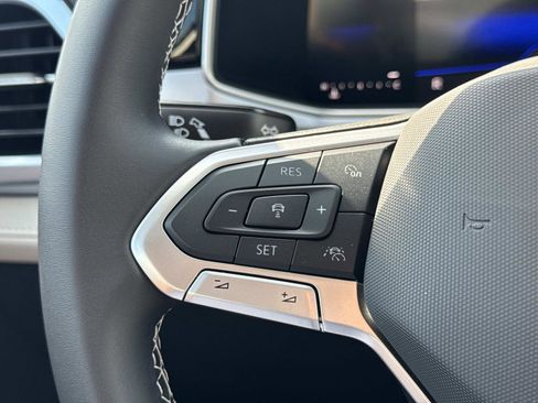 New 2026 Volkswagen Taos SE image 25