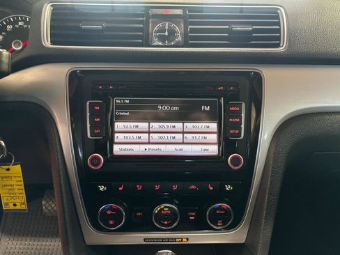 Used 2012 Volkswagen Passat 2.5 SE image 20