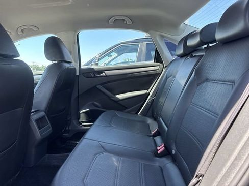 Used 2015 Volkswagen Passat 1.8T Wolfsburg Edition FWD image 11