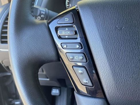 Used 2022 Nissan Armada SL w/ Captain's Chairs Package image 26