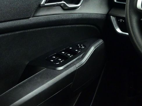 Certified 2024 Kia Sportage LX image 10