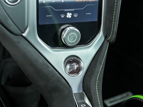 Used 2024 McLaren 750S Spider RWD image 34