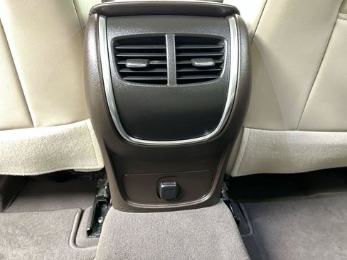 Used 2017 Buick LaCrosse Essence FWD image 11