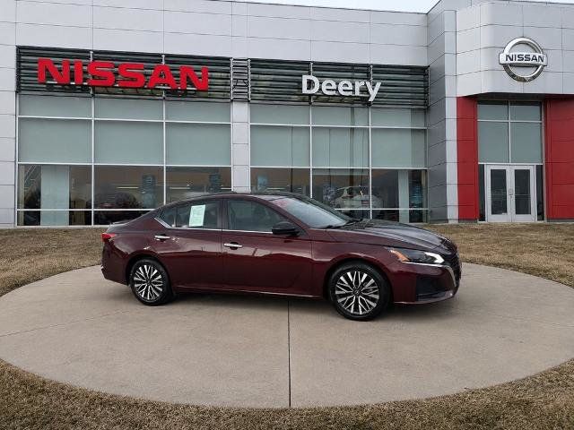Certified 2025 Nissan Altima 2.5 SV FWD image 1