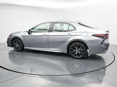 Used 2024 Toyota Camry SE FWD image 5