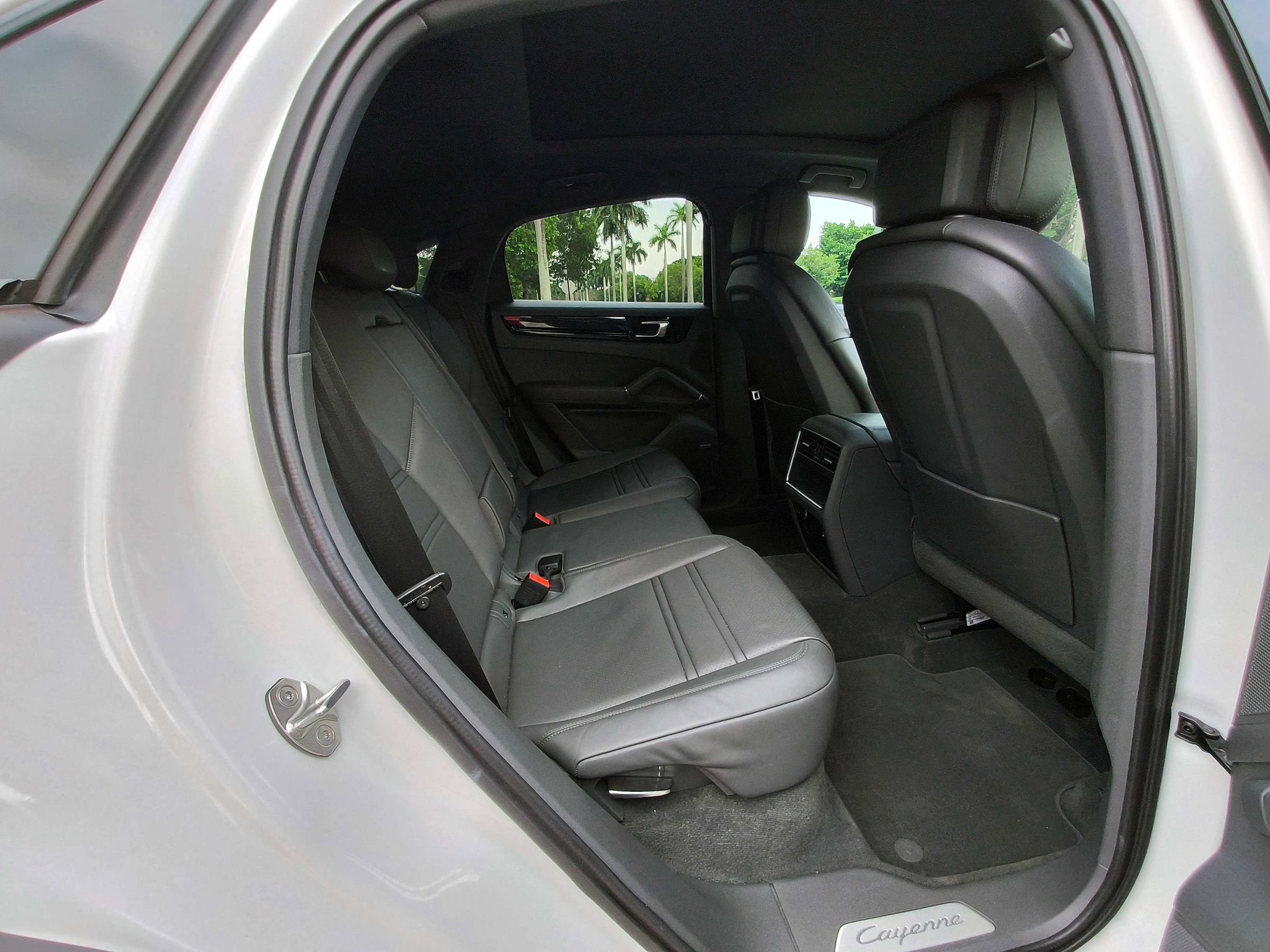 Used 2021 Porsche Cayenne Coupe AWD/4WD image 37