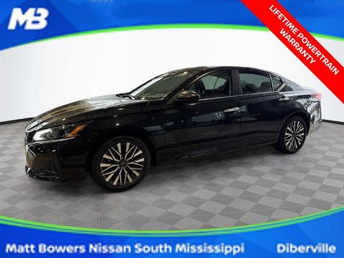 Used 2025 Nissan Altima 2.5 SV FWD image 1