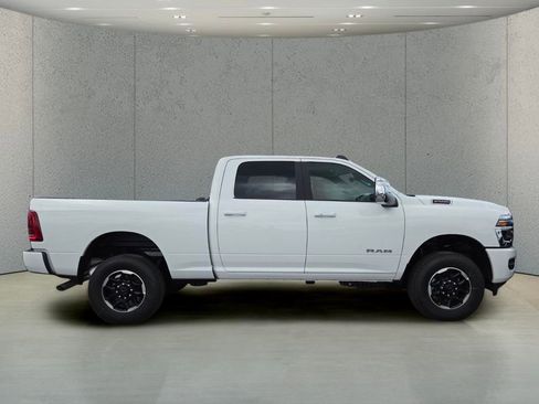 New 2026 RAM 2500 Laramie AWD/4WD image 3